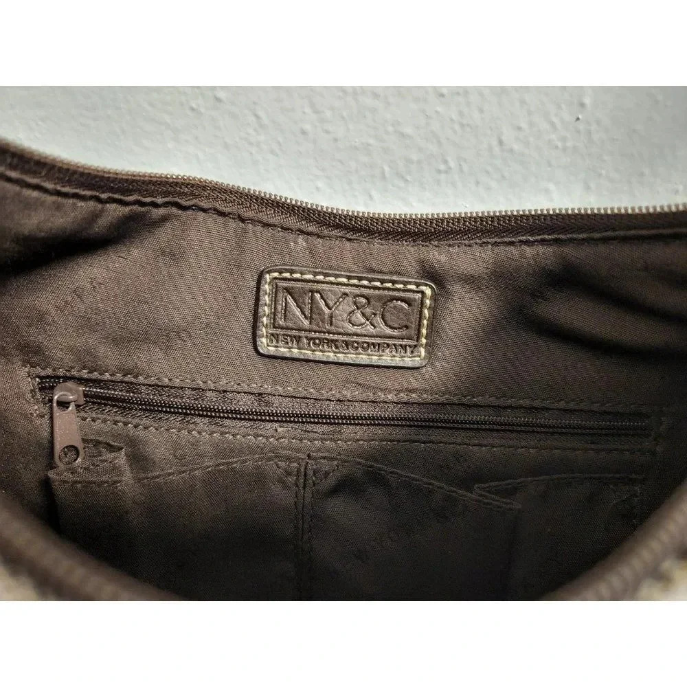 NEW YORK & COMPANY SMALL PURSE. NEW. NEVER USED. - Picture 4 of 4